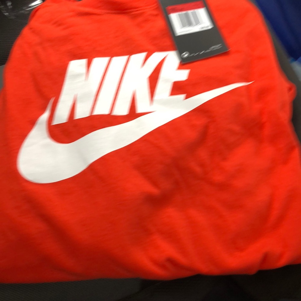 Men's Nike shirt